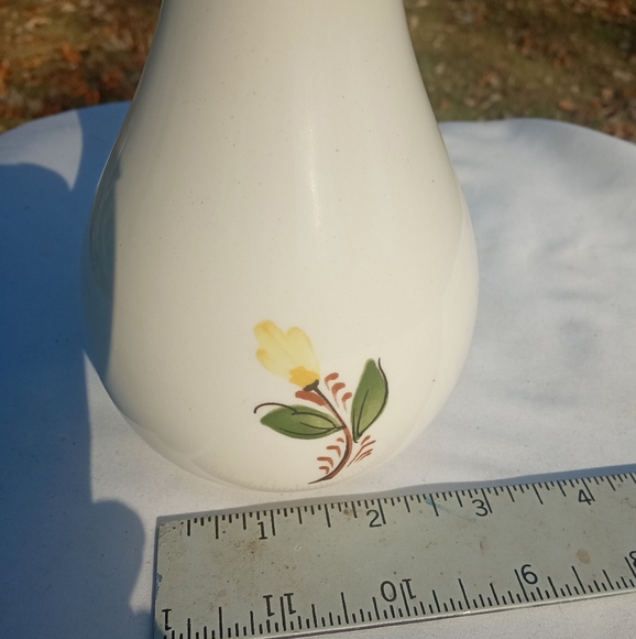 FTDA Vase with Yellow Flowers - Picture 2 of 5
